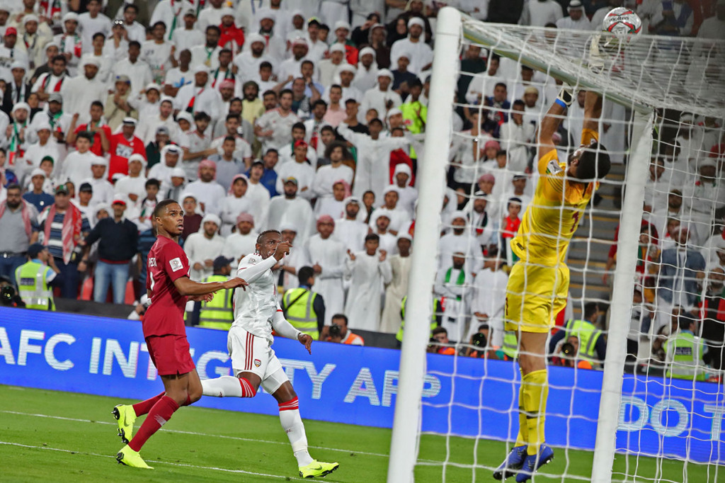 Kapten UEA Ismail Matar juga bermain lebih hidup ketika dia masuk sebagai pemain pengganti dan sempat mengancam gawang Qatar pada menit ke-69 lewat tembakannya. Lagi-lagi Saad membuat penyelamatan gemilang ketika menghalau bola sundulan kepala Ahmed Khalil.