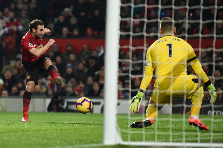 Sementara percobaan Juan Matta gagal setelah terlebih dahulu terjebak offside.