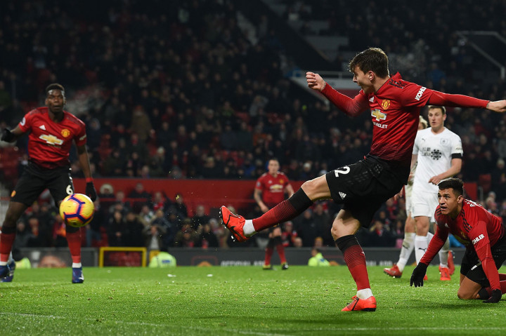 Pada menit ke-92 publik tuan rumah kemudian bersorak gembira saat Victor Lindelof menjebol gawang Burnley, memanfaatkan bola rebound sundulan Alexis Sanchez digagalkan kiper Burnley, Tom Heaton.