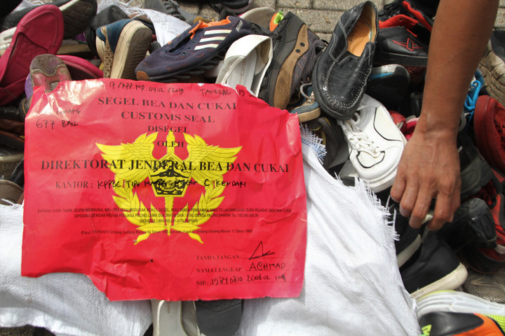 Saat ini penanganan atas perkara tersebut telah masuk dalam proses penyidikan dengan tersangka nakhoda berinisial B. Kapal diawaki oleh empat orang yang terdiri atas seorang nakhoda dengan inisial B serta tiga orang ABK inisial H, D, dan I.