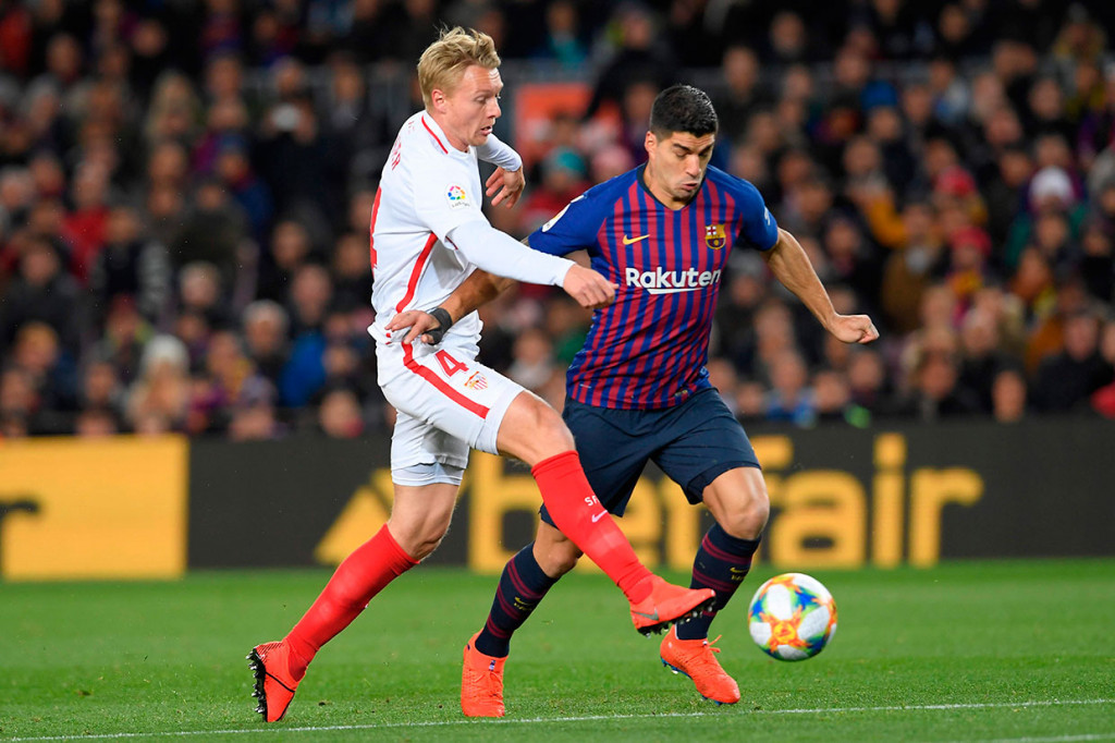 Menurunkan skuad terbaiknya untuk mengejar devisit 0-2, Barca terus menekan sejak awal laga.