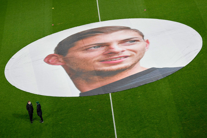 Sala dan pilot David Ibbotson yang naik sebuah pesawat ringan dinyatakan hilang saat melintas di Selat Inggris pada 21 Januari 2019 lalu.