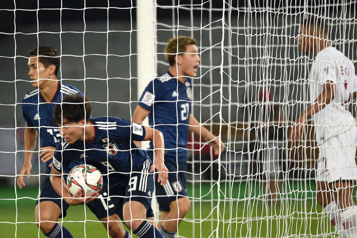 Pada menit ke-69 Jepang memperkecil ketertinggalan menjadi 1-2 lewat Takumi Minamino.