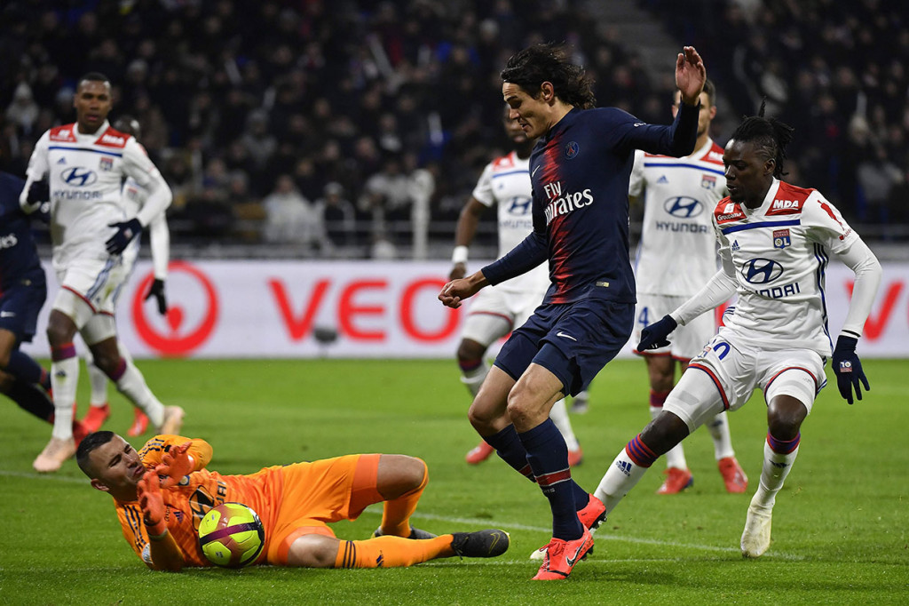 Sementara Edinson Cavani dan Kylian Mbappe, yang memimpin serangan dalam formasi 4-4-2 mampu diredam barisan pertahanan tuan rumah.