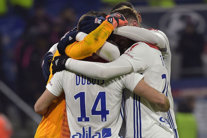 PSG masih memimpin klasemen dengan 56 poin dari 21 pertandingan, terpaut 10 poin di atas Lille yang berada di urutan kedua dan masih memainkan dua pertandingan berikutnya. Sementara Lyon berada di urutan ketiga, terpaut tiga poin dengan Lille.