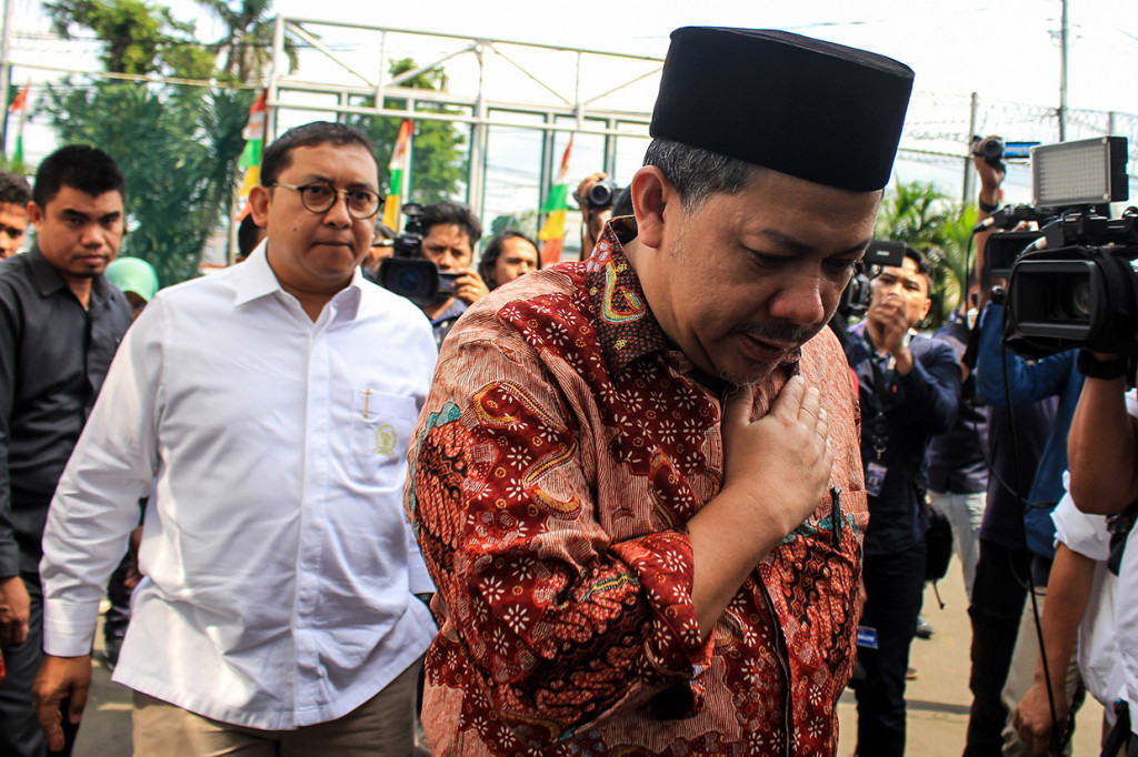 Wakil Ketua MPR Fadli Zon dan Fahri Hamzah mengunjungi musikus Ahmad Dhani di Rutan Cipinang, Jakarta Timur.