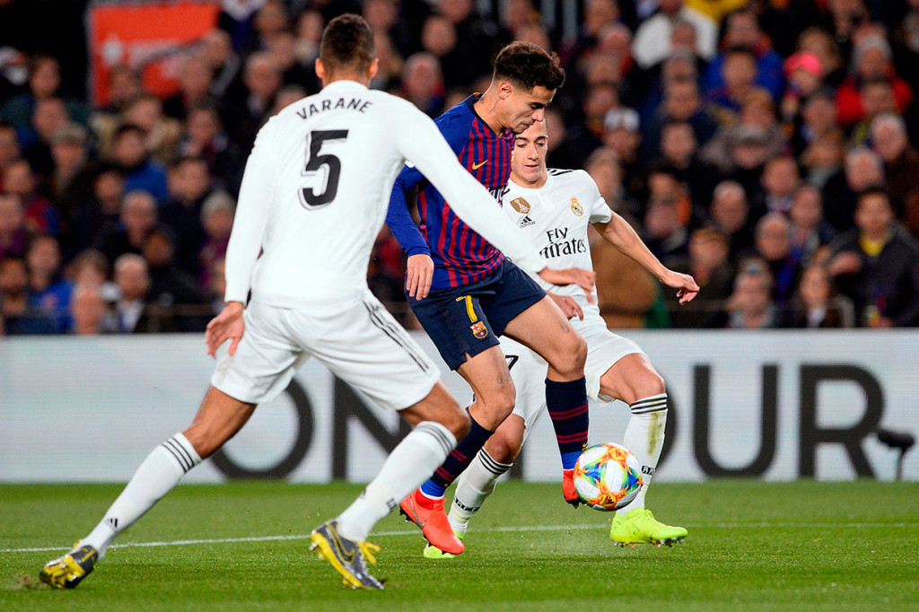 Namun Barcelona mulai dapat mengimbangi dan mencoba membalas, namun belum membuahkan hasil.