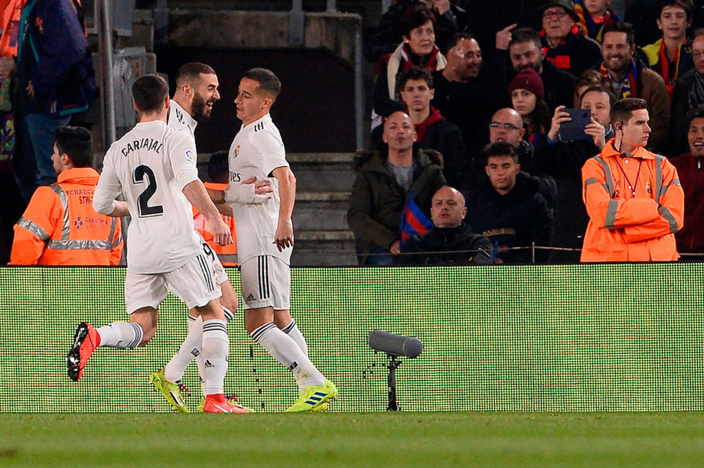 Vazquez melakukan selebrasi bersama rekan-rekan setimnya.