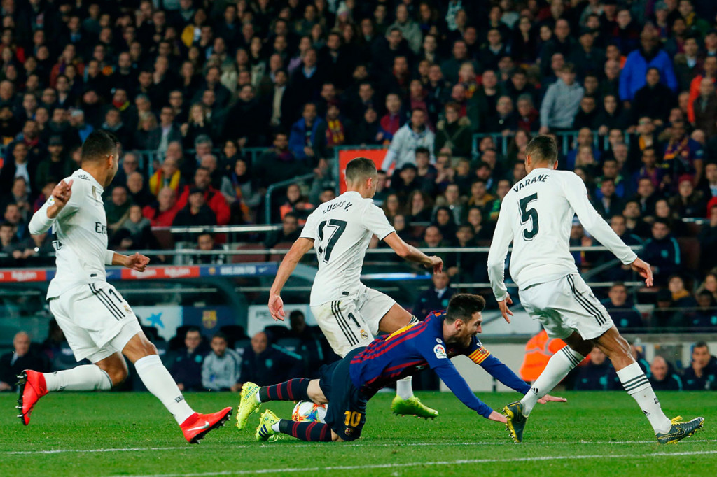 Namun masuknya La Pulga tidak dapat membawa Barcelona memenangi pertandingan tersebut. Kedudukan tetap 1-1 hingga babak kedua usai.