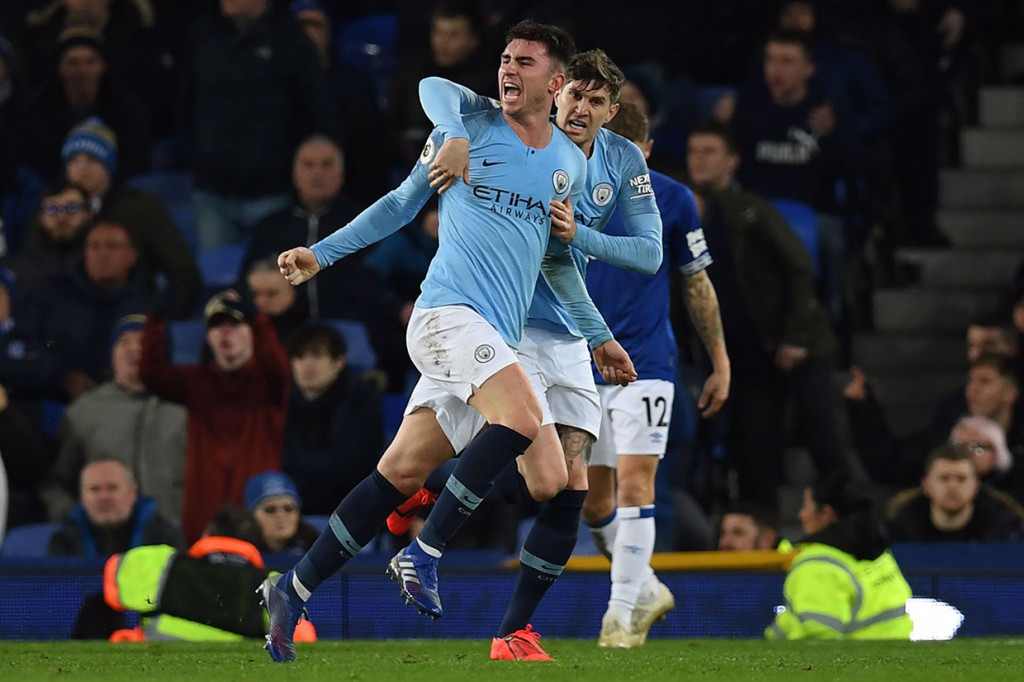 Laporte melakukan selebrasi usai membawa timnya unggul 1-0.