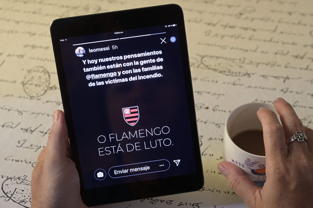 Ucapan duka mengalir sejak kabar musibah itu bereder. Salah satunya dari bintang Barcelona Lionel Messi. Akun resmi Instragram La Pulga @leomessi bertuliskan pesan belasungkawa untuk kerabat dari 10 korban kebakaran. Pesannya berbunyi: 