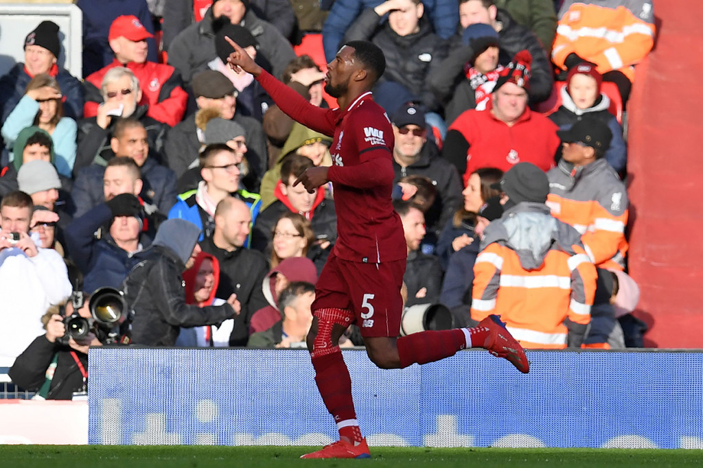 Georginio Wijnaldum melakukan selebrasi usai mencetak gol ke gawang Bournemouth di Anfiled.