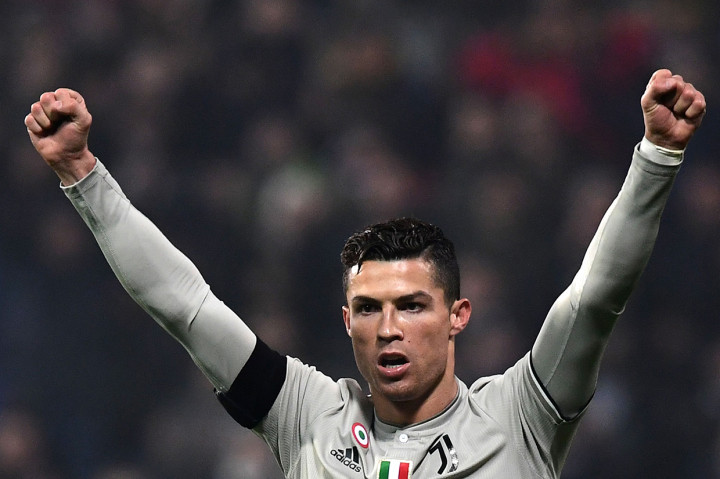 Gol kedua La Vecchia Signora dibuat Cristiano Ronaldo lewat tandukan di menit ke-70. 
