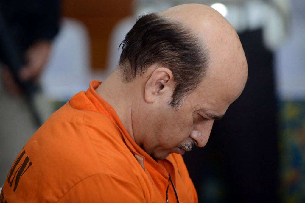 Modus tersangka adalah mengimpor ganja dari Taiwan dengan menggunakan jasa ekspedisi. Barang bukti ganja yang disita seberat 45,12 gram. Menurut keterangan tersangka, ganja tersebut diakuinya akan digunakan sendiri saat berlibur di Bali. AFP Photo/Sony Tumbelaka