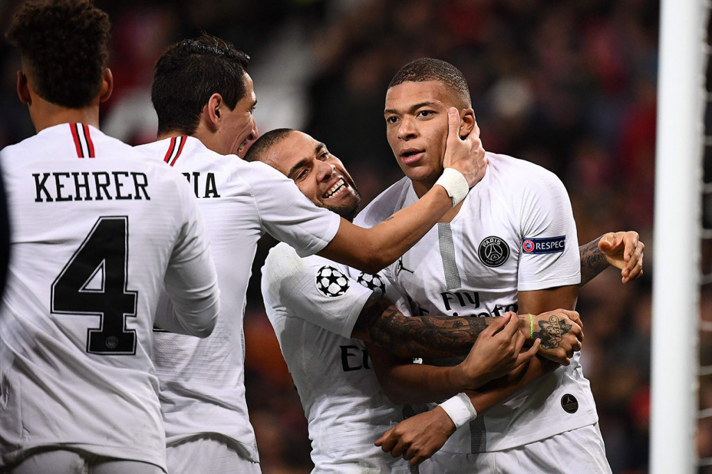 Tujuh menit berselang, PSG memperbesar keunggulan menjadi 2-0 lewat aksi Kylian Mbappe, meneruskan umpan matang Di Maria.