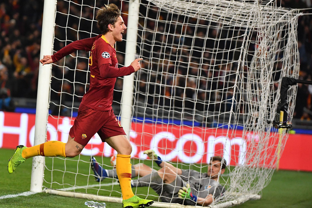 Tujuh menit berselang Zaniolo kembali mencatatkan namanya di papan skor untuk membawa Roma unggul 2-0. Gol berawal dari tendangan Dzeko yang membentur tiang gawang, yang kemudian disambut dengan tenang oleh Zaniolo ke gawang Casillas.
