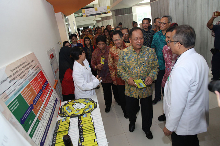 RS UI merupakan RS perguruan tinggi negeri pertama di Indonesia yang mempunyai konsep dan rancang bangun sebagai fasilitas pelayanan kesehatan satu atap (one stop health services), mulai dari pelayanan primer, sekunder, hingga unggulan.