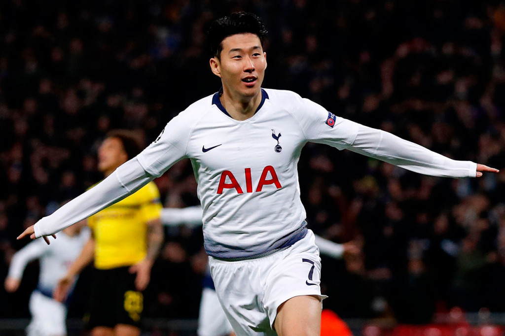 Son Heung-min melakukan selebrasi usai menjebol gawang Dortmund yang dikawal kiper Roman Buerki.