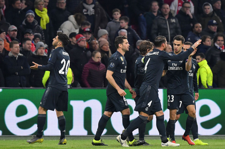 10 menit berselang Madrid kembali unggul lewat Marco Asensio menyambut umpan matang Dani Carvajal. Skor 2-1 untuk Madrid.