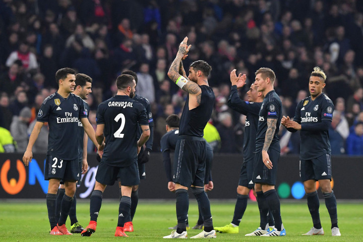 Dengan kemenangan tersebut Madrid hanya membutuhkan hasil imbang di leg kedua di Santiago Bernabeu 6 Maret mendatang, sementara Ajax harus meraih kemenangan setidaknya dengan selisih dua gol untuk bisa terus melaju.