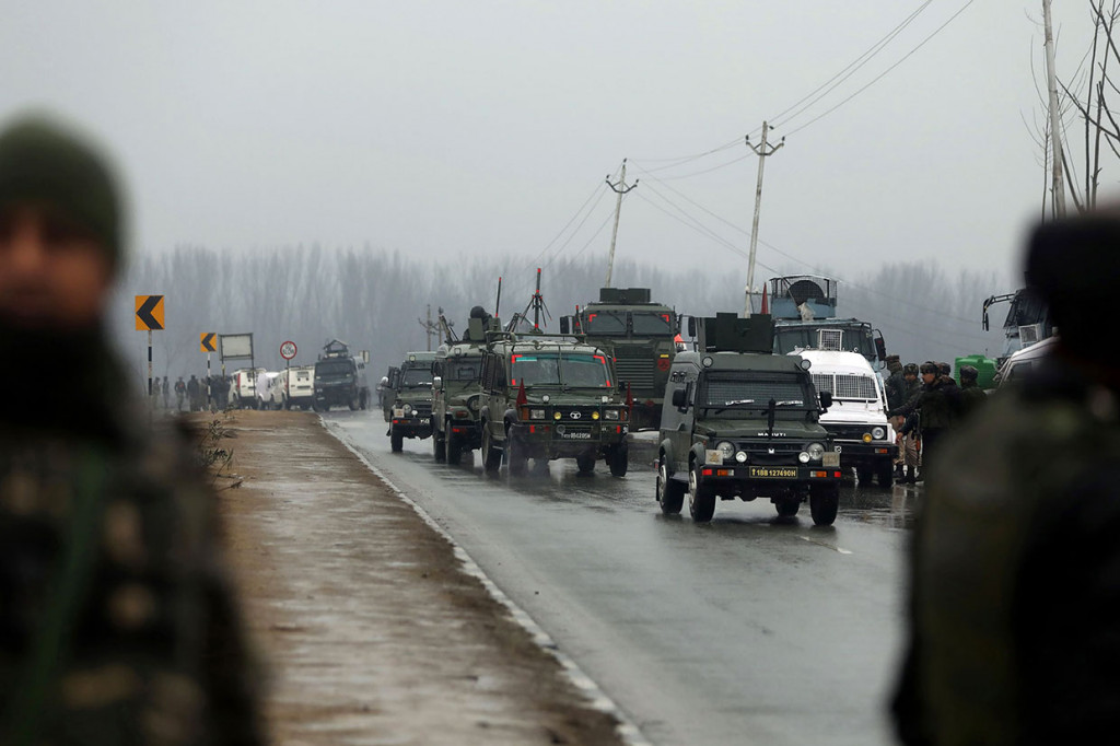 Menurut kantor berita setempat GNS, kelompok Jaish-e-Mohammad (JeM) mengaku bertanggungjawab atas serangan tersebut.