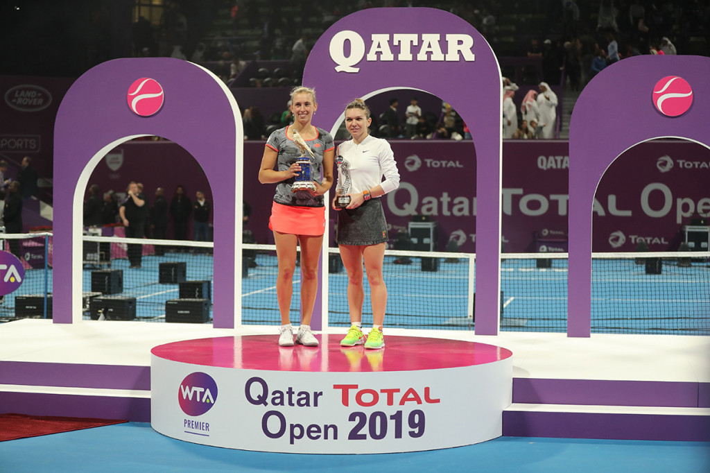 Elise Merten menjadi juara Qatar Terbuka 2019 usai mengalahkan unggulan pertama Simona Halep di partai puncak di Centra Court, Doha, Qatar.