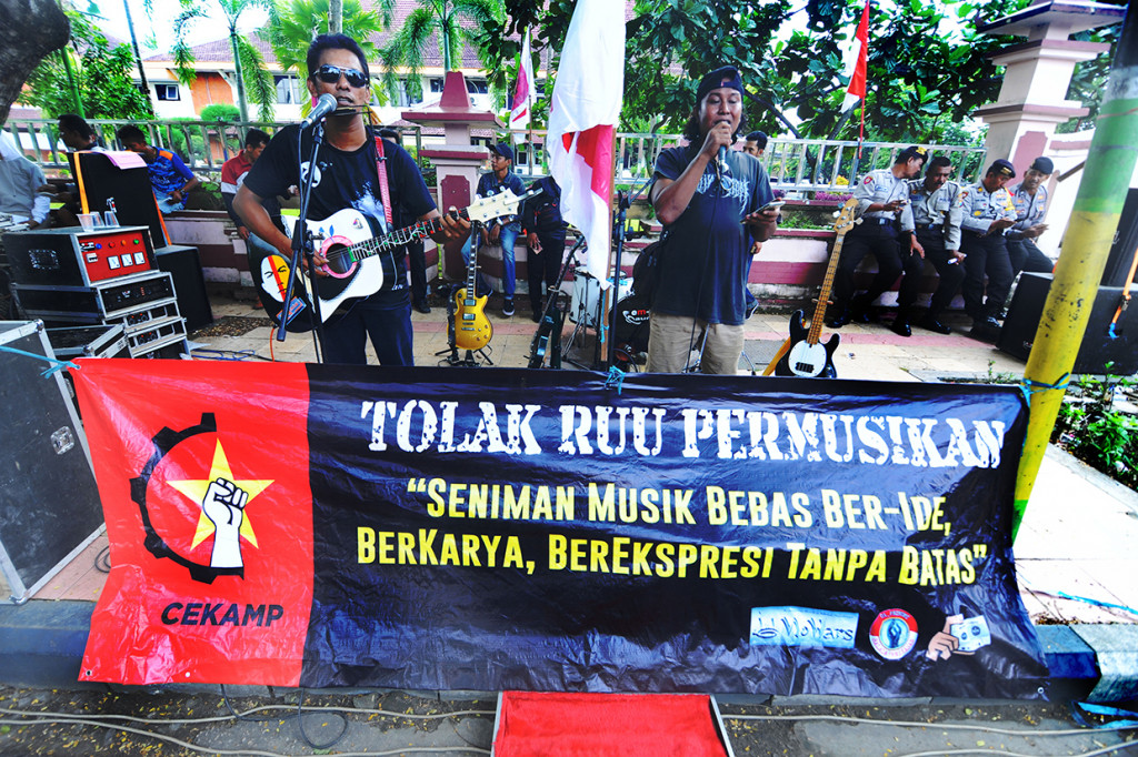 Mereka menuntut Komisi X DPR untuk segera menganulir RUU Permusikan karena dianggap dapat menghambat kreativitas para musisi. Antara Foto/Saiful Bahri