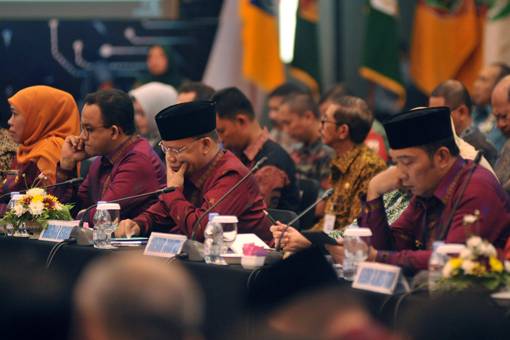 Rakernas yang dihadiri seluruh Gubernur se-Indonesia tersebut akan membahas sejumlah topik, diantaranya agar pemerintah menurunkan biaya kargo udara dan meninjau kembali bagasi berbayar karena dinilai merugikan UMKM.