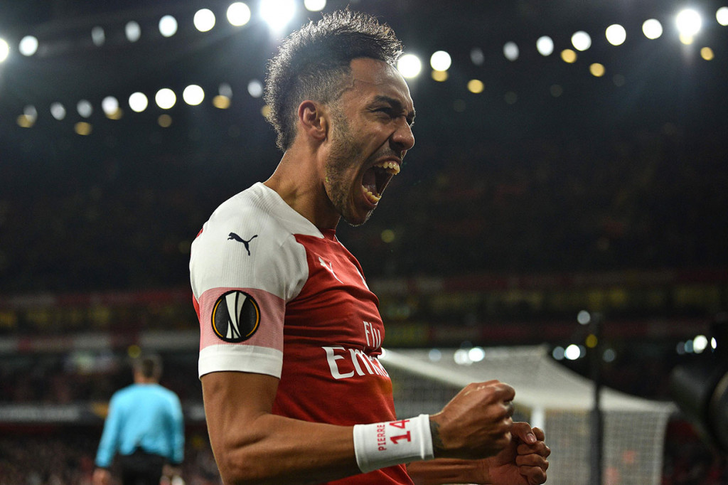 Bermain di hadapan pendukungnya sendiri, Arsenal unggul cepat saat laga baru berjalan 4 menit lewat gol bunuh diri Zakhar Volkov. Umpan silang gelandang Arsenal Pierre-Emerick Aubameyang membentur kaki Volkov dan masuk ke gawang sendiri.