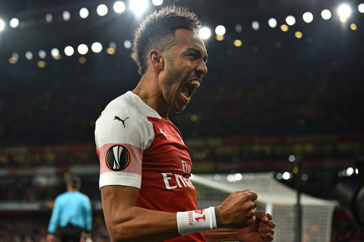 Bermain di hadapan pendukungnya sendiri, Arsenal unggul cepat saat laga baru berjalan 4 menit lewat gol bunuh diri Zakhar Volkov. Umpan silang gelandang Arsenal Pierre-Emerick Aubameyang membentur kaki Volkov dan masuk ke gawang sendiri.