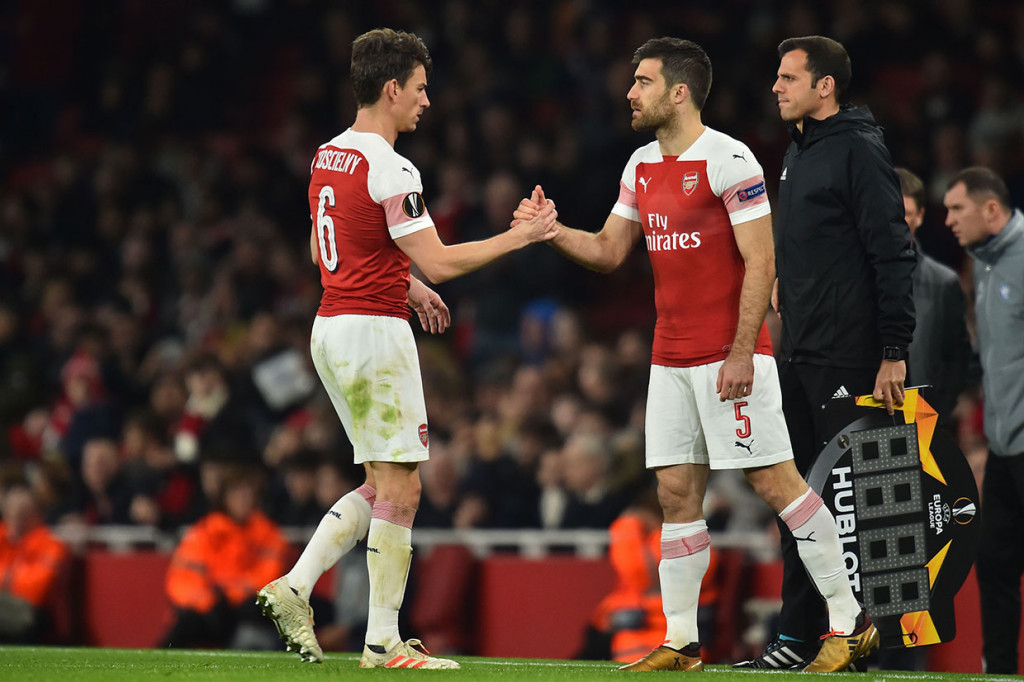 Pada menit ke-56 pelatih Arsenal Unai Emery menarik Laurent Koscielny dan memasukkan Sokratis Papastathopoulos.