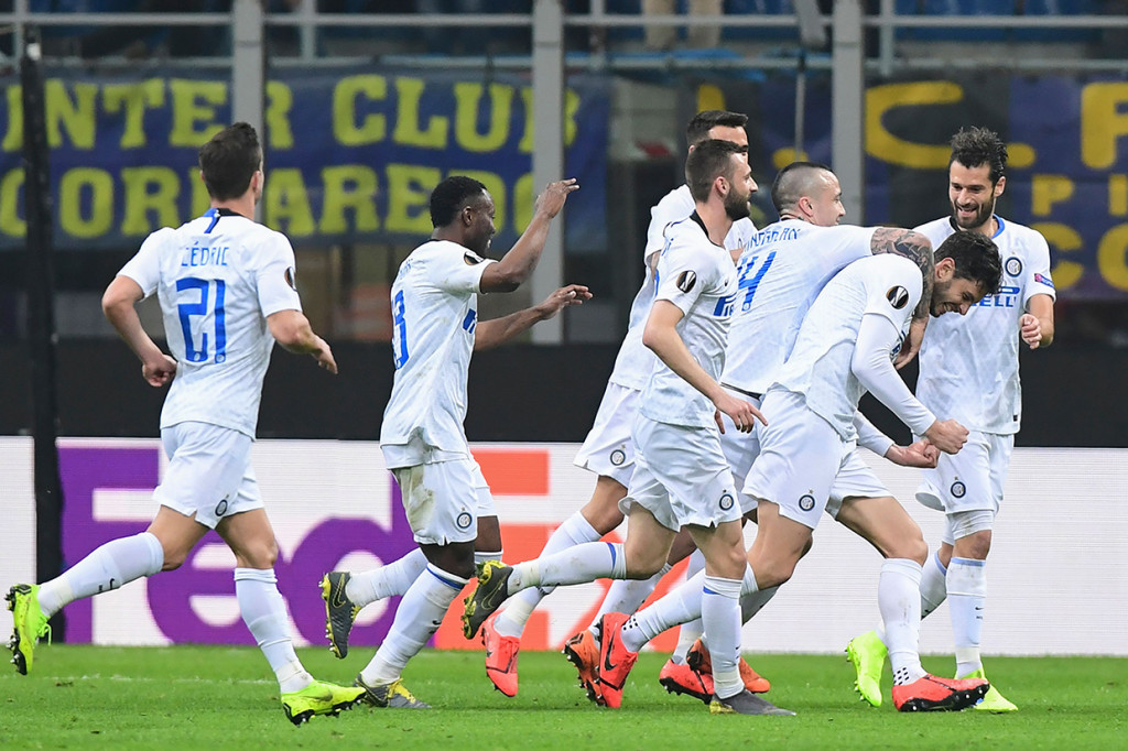 Tujuh menit berselang usai gol pertama, Inter menggandakan keunggulan lewat Andrea Ranocchia. 