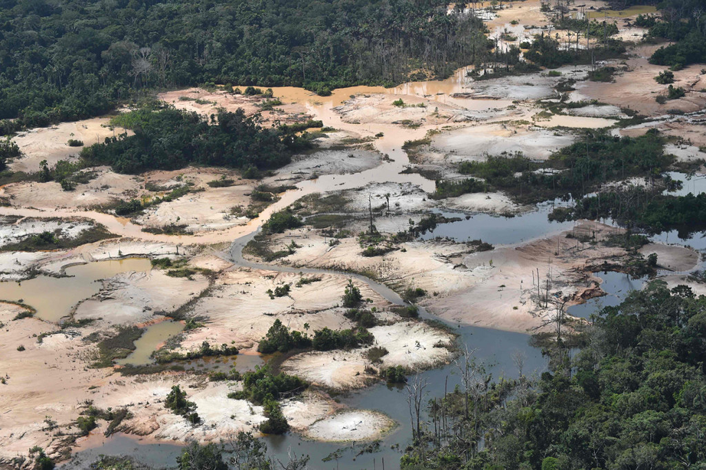 Begini kerusakan hutan Amazon di Madre de Dios, Peru. 
