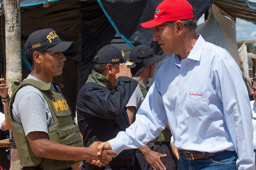 Presiden Peru Martin Vizcarra meninjau ke kawasan hutan Amazon di Madre de Dios, Peru.