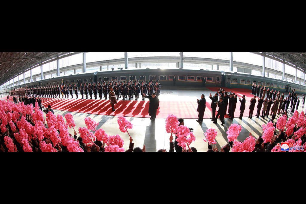 Pertemuan dengan Trump itu sendiri diperkirakan diadakan Rabu dan Kamis mendatang. Kepergiannya dari stasiun kereta api Pyongyang dikonfirmasikan oleh kantor berita resmi Korea Utara KCNA.