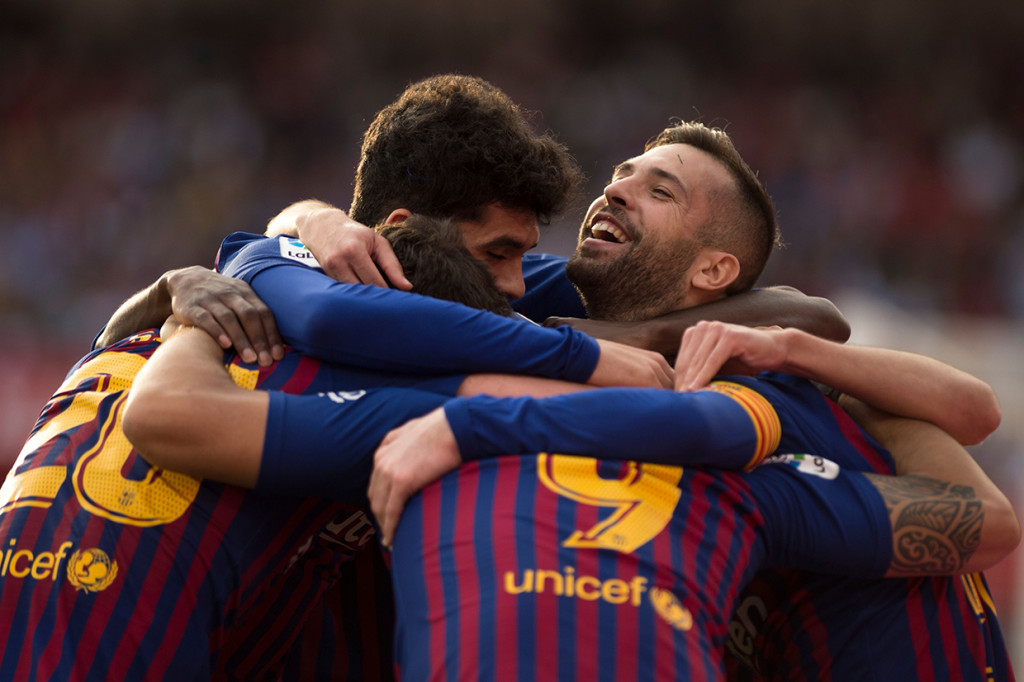 Hasil ini mengukuhkan posisi Barca di puncak klasemen LaLiga. Sementara, Sevilla akhirnya terlempar dari posisi empat besar, dengan turun ke peringkat kelima.

