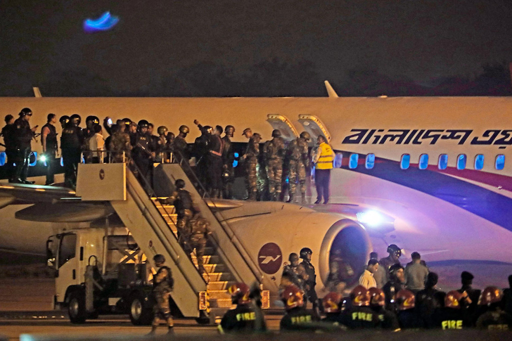 Seluruh penumpang kemudian diperbolehkan meninggalkan pesawat. 148 penumpang dan awak pesawat Biman Bangladesh, BG147 semuanya diselamatkan tanpa cedera.