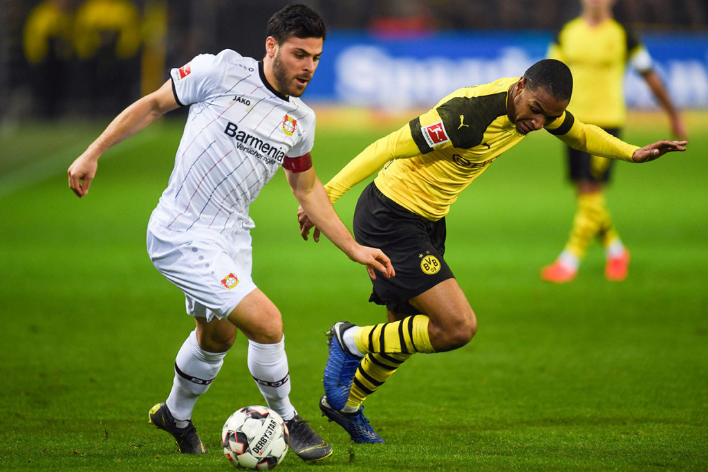 Empat menit berselang Leverkusen berhasil menyamakan kedudukan lewat Kevin Volland setelah melakukan kerja sama apik dengan Kai Havertz. 