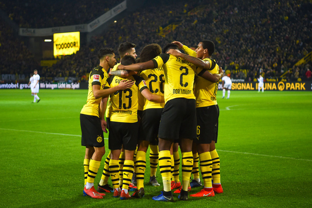 Dortmund kini bertengger di puncak klasemen dengan mengantongi 54 poin, sementara Bayern Munich berada di peringkat dua dengan 51 poin setelah mengalahkan Hertha Berlin pada pertandingan Sabtu. Sementara Leverkusen tertahan di urutan tujuh dengan 36 poin.