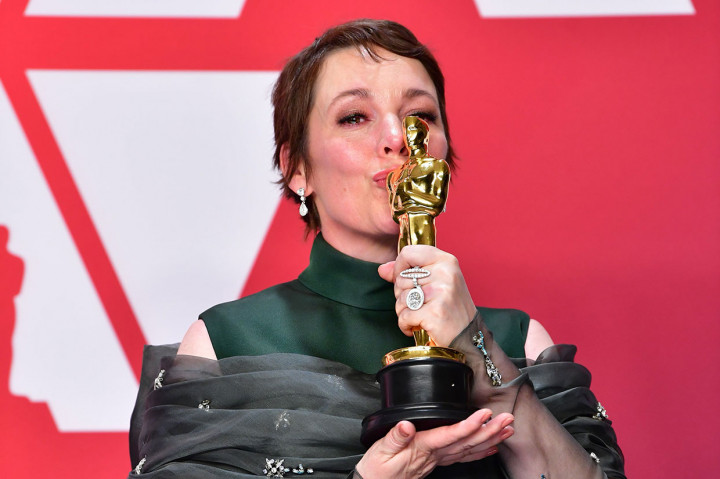 Olivia Colman membawa pulang penghargaan Aktris Terbaik untuk perannya sebagai Ratu Anne dalam film 'The Favourite'.