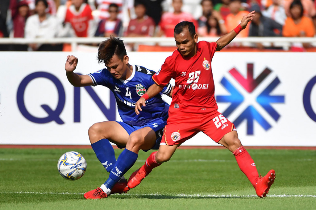 Persija Jakarta yang mengandalkan Riko Simanjuntak di sisi sayap dan menurunkan dua pemain asing barunya Silvio Escobar serta Rohit Chand sejak menit pertama beberapa kali membuat lawan kesulitan.