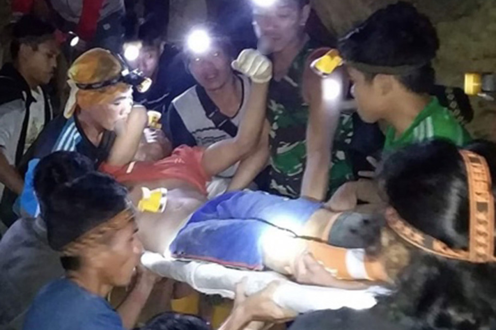 Kepala Pusat Data dan Informasi Badan Nasional Penanggulangan Bencana (BNPB) Sutopo Purwo Nugroho mengatakan, peristiwa tersebut terjadi saat puluhan orang sedang menambang emas tiba-tiba tiang dan papan penyanggah lubang galian patah akibat kondisi tanah yang labil dan banyaknya lubang galian tambang.