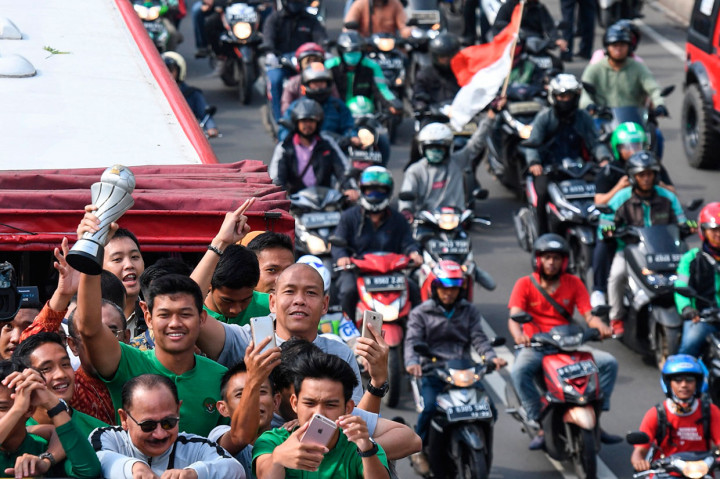 Kegiatan arak-arakan Timnas U-22 ini dimulai dari Hotel Sultan, Jalan Sudirman, Semanggi, lalu mengarah ke fly over TVRI atau depan Gedung Kemenpora, belok kiri mengarah ke Hotel Mulia, Plaza FX, Jalan Sudirman, MH Thamrin, dan berakhir di Istana Negara di Jalan Medan Merdeka Utara, Jakarta Pusat.
