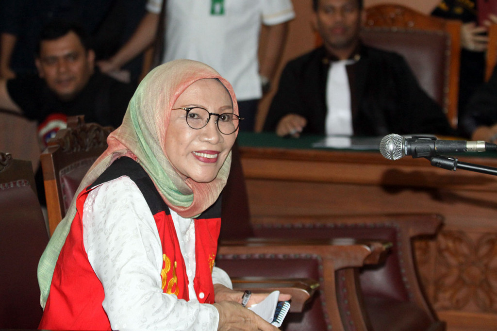 Sidang perdana kali ini beragendakan pembacaan dakwaan dari jaksa penuntut umum. 