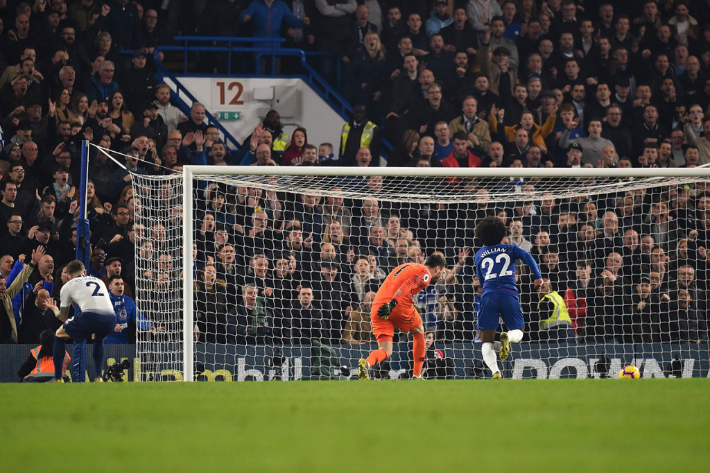 Alih-alih menyamakan kedudukan, Spurs justru kembali kebobolan setelah Kieran Trippier melakukan gol bunuh diri di menit ke-84. Bermaksud melakukan backpass ke Lloris, Trippier justru membuat bola masuk ke gawang timnya sendiri.