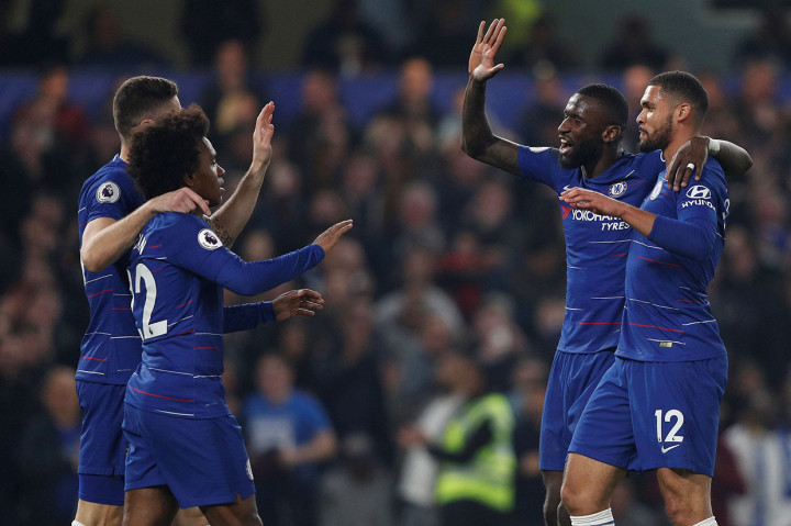 Gol tersebut disambut gembira para pemain Chelsea.