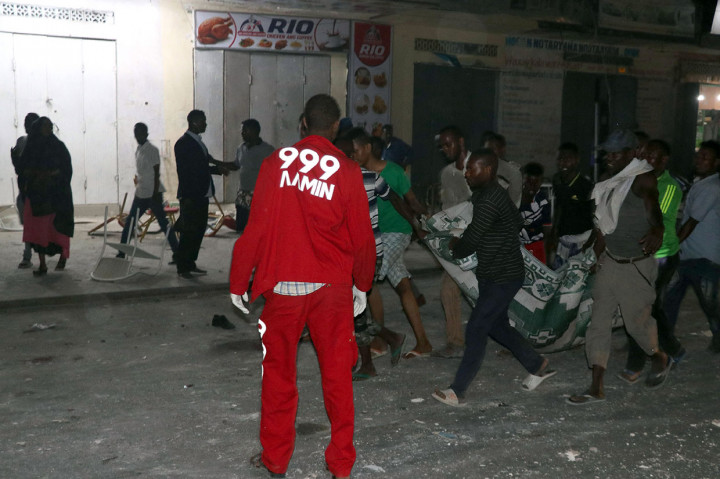 Pemberontak Al-Shabaab mengaku bertanggung jawab atas serangan tersebut.