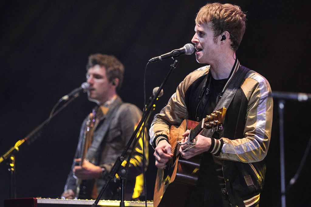 Dalam konsernya di Istora Senayan, Jakarta, grup musik asal Irlandia tersebut membawakan 17 lagu hits mereka, termasuk 'The One', 'Love Like This', 'One Day', 'Love Will Set You Free', dan ditutup dengan  'High Hopes'.