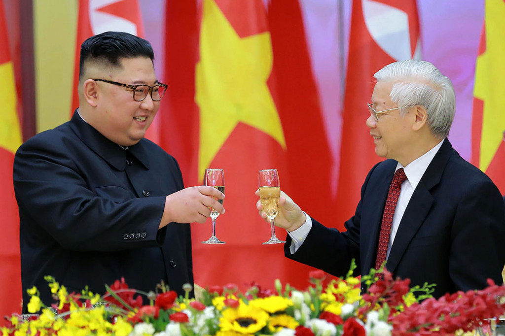 Jong Un juga bertemu dengan Presiden Vietnam Nguyen Phu Trong.