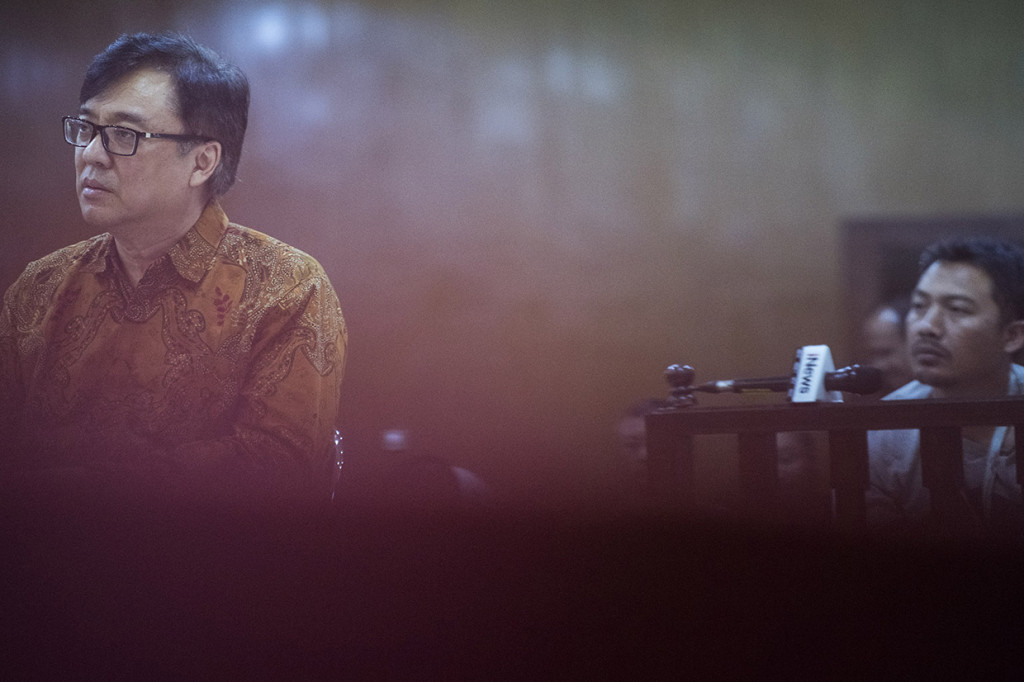 Vonis ini lebih rendah dari tuntutan jaksa yakni 5 tahun hukuman penjara dan denda Rp 200 juta subsider 6 bulan kurungan.